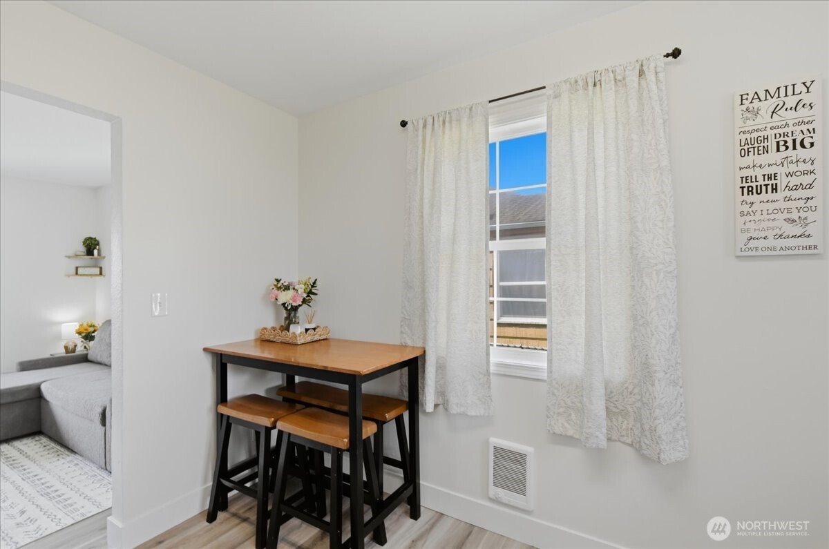 3042 Field Street Longview WA 98632
