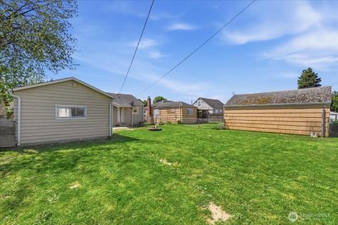 3042 Field Street Longview WA 98632