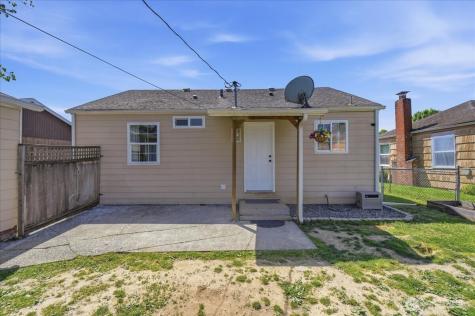 3042 Field Street Longview WA 98632