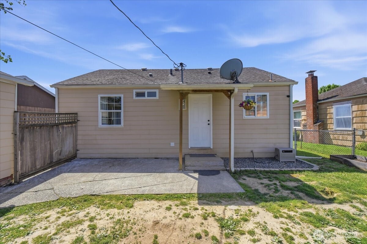 3042 Field Street Longview WA 98632