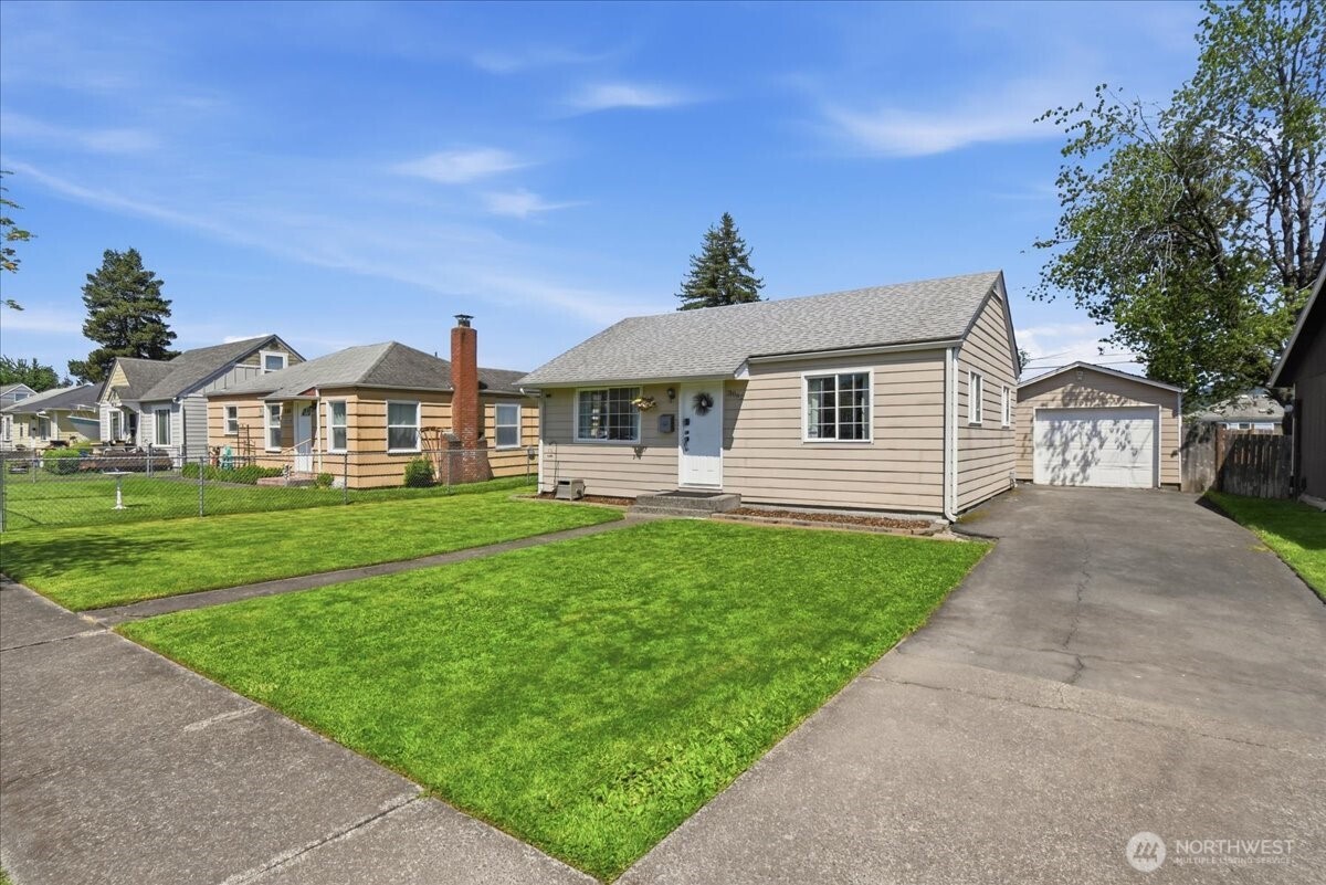 3042 Field Street Longview WA 98632