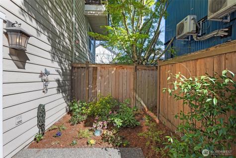 3425 21st Avenue W Seattle WA 98199