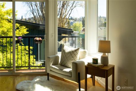 3425 21st Avenue W Seattle WA 98199