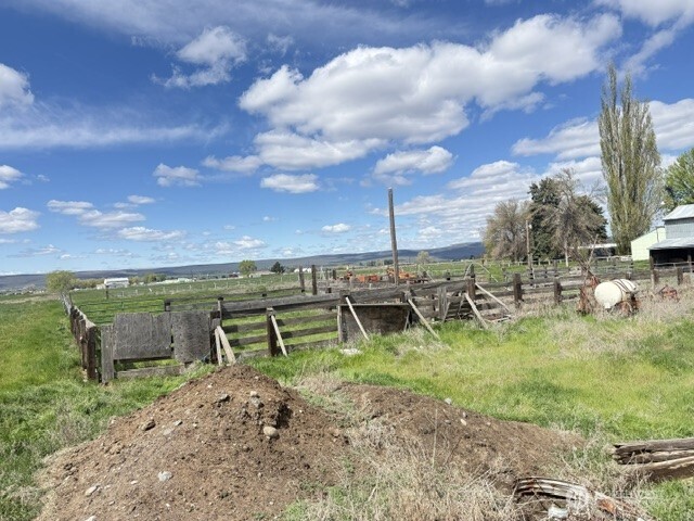 2493 19 NE Soap Lake WA 98851