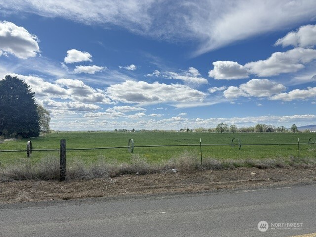 2493 19 NE Soap Lake WA 98851