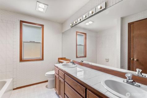4029 122nd Place SE Everett WA 98208