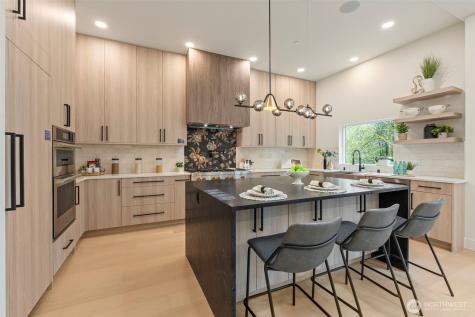 24257 SE 26th Place Sammamish WA 98075