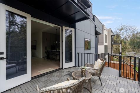 24257 SE 26th Place Sammamish WA 98075