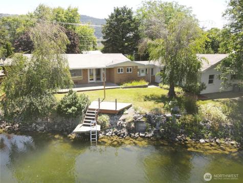 1616 Cherry Street Oroville WA 98844
