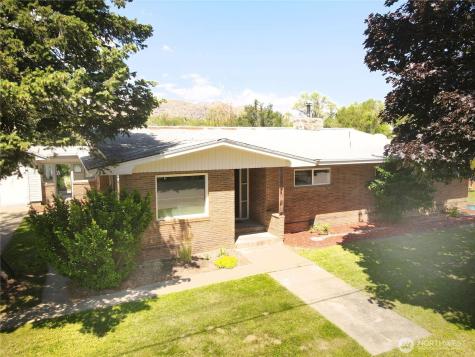 1616 Cherry Street Oroville WA 98844