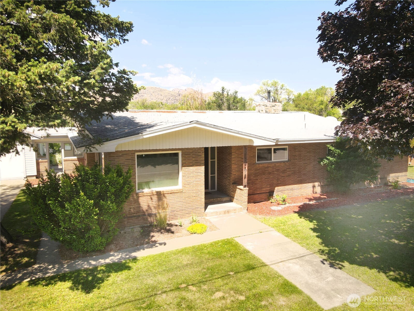 1616 Cherry Street Oroville WA 98844
