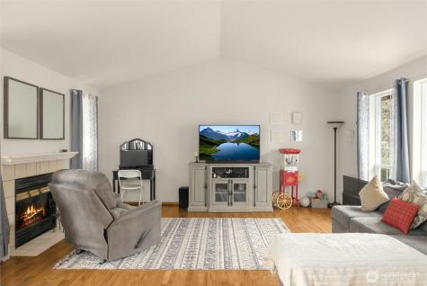 1904 135th Street E Tacoma WA 98445