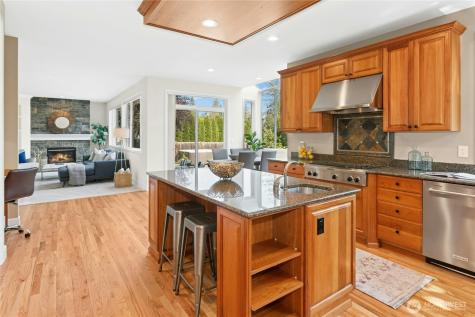 2070 277th Avenue SE Sammamish WA 98075