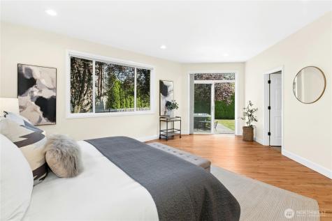 2070 277th Avenue SE Sammamish WA 98075