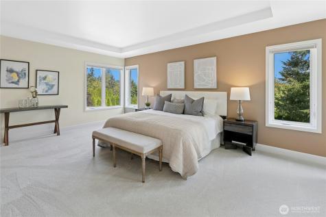 2070 277th Avenue SE Sammamish WA 98075