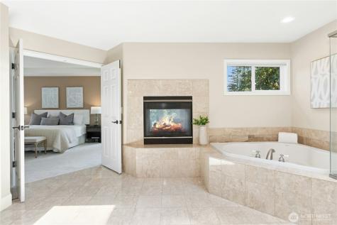 2070 277th Avenue SE Sammamish WA 98075