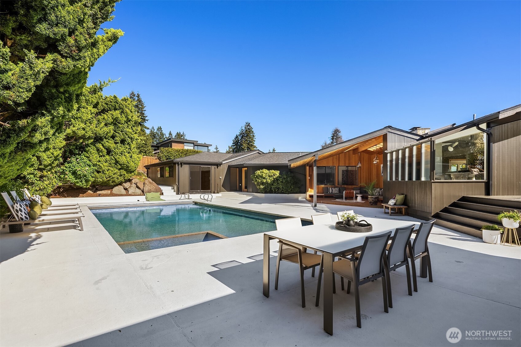 9242 NE 14th Street Clyde Hill WA 98004