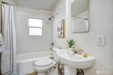 7920 28th Avenue SW Seattle WA 98126