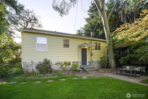7920 28th Avenue SW Seattle WA 98126