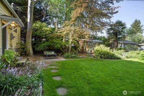 7920 28th Avenue SW Seattle WA 98126