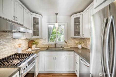 7920 28th Avenue SW Seattle WA 98126