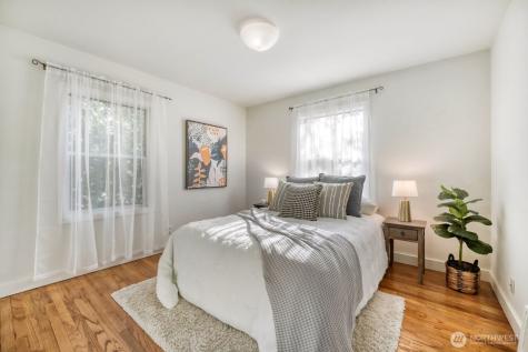7920 28th Avenue SW Seattle WA 98126