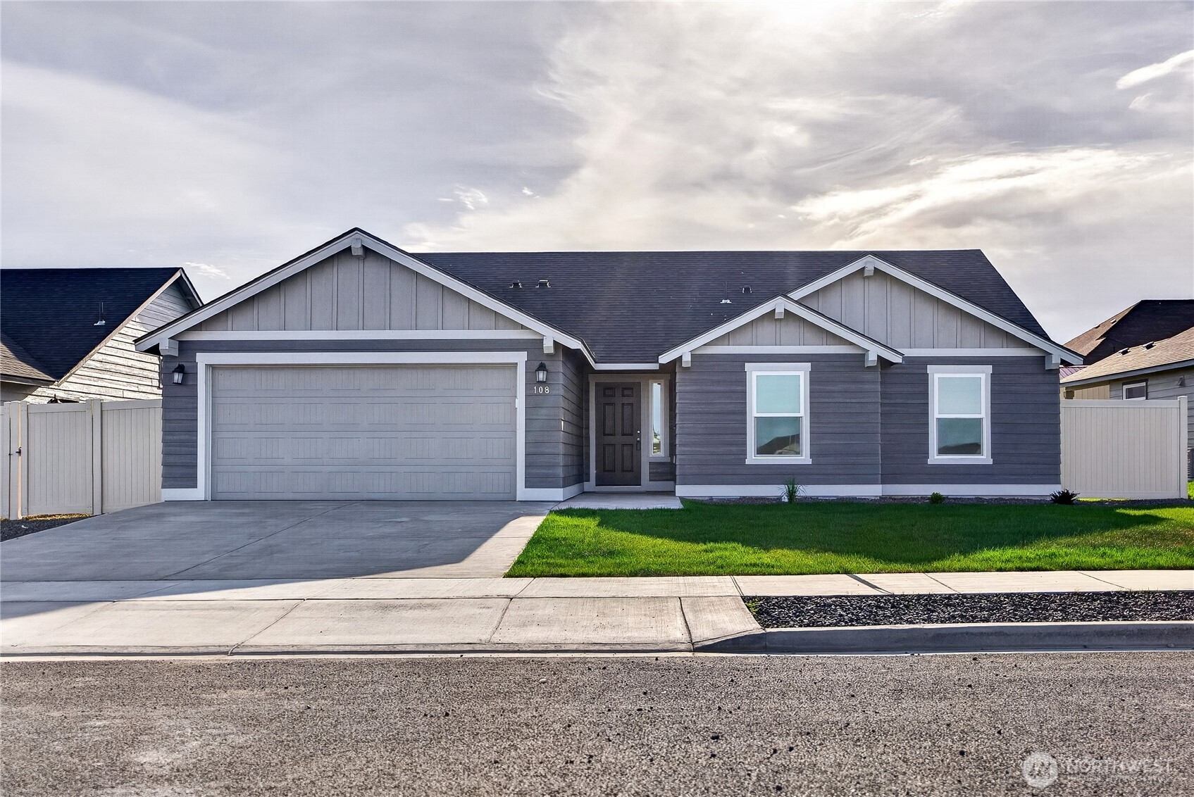 108 N Saratoga Way Moses Lake WA 98837