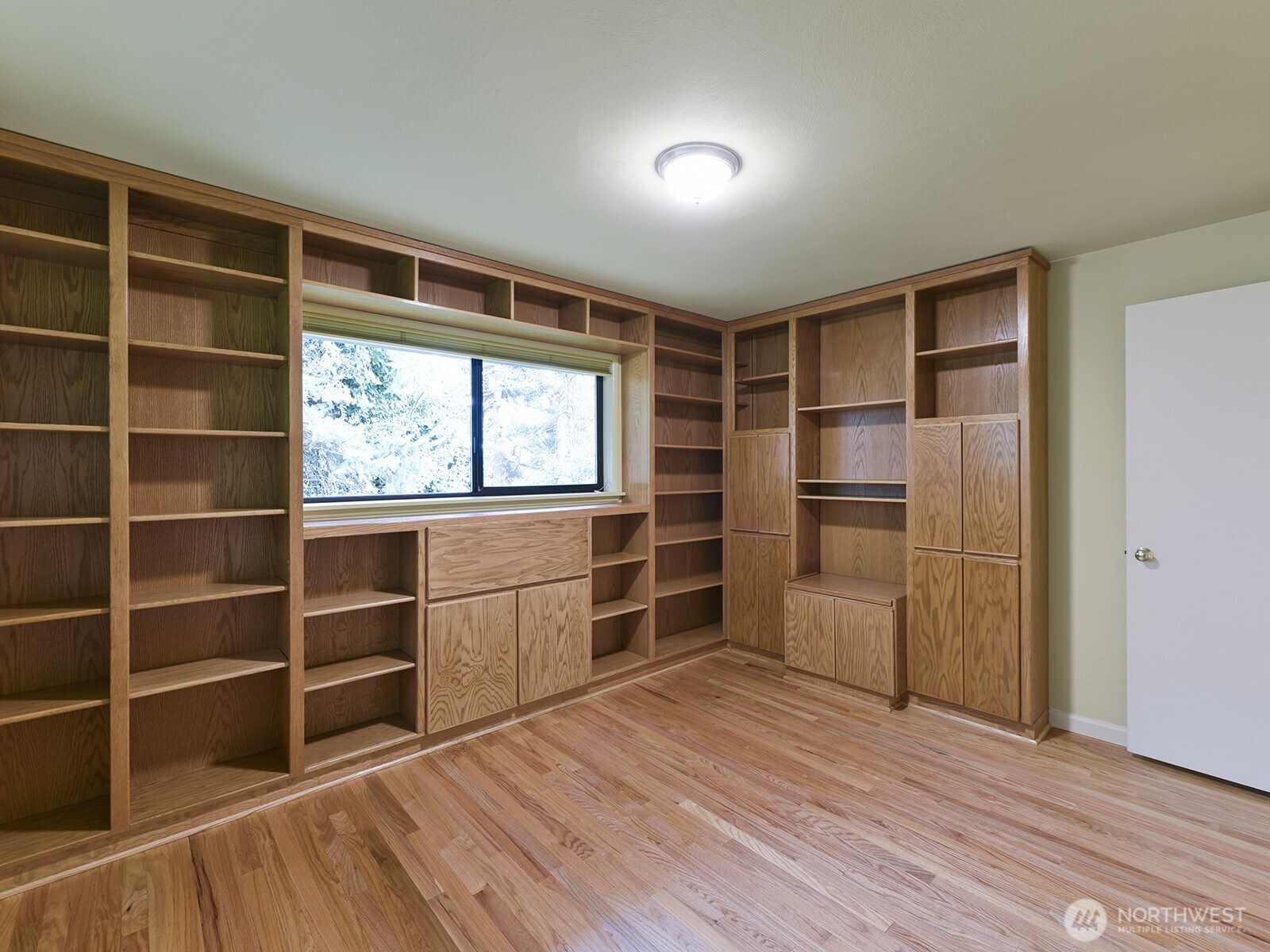 17020 16th Avenue SW Normandy Park WA 98166