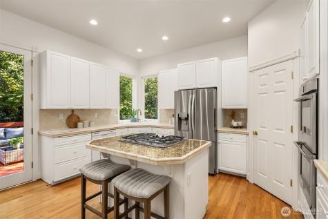 4936 163rd Place SE Bellevue WA 98006