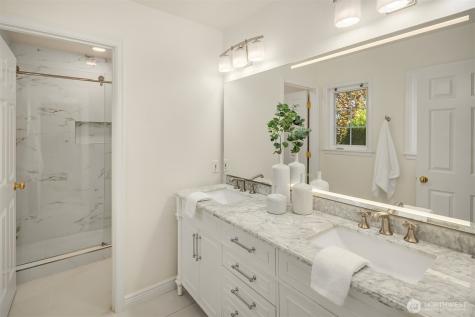 4936 163rd Place SE Bellevue WA 98006