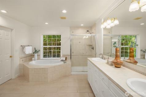 4936 163rd Place SE Bellevue WA 98006