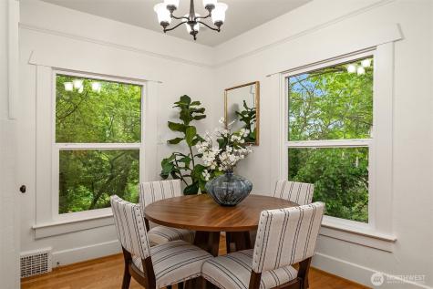 664 32nd Avenue E Seattle WA 98112