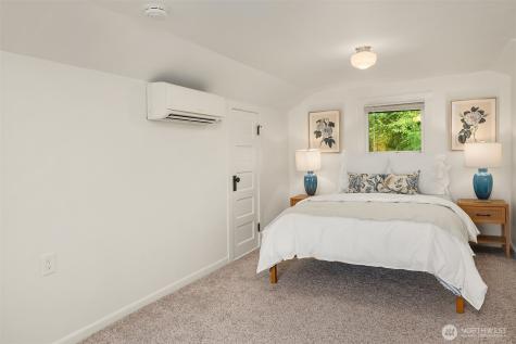 664 32nd Avenue E Seattle WA 98112