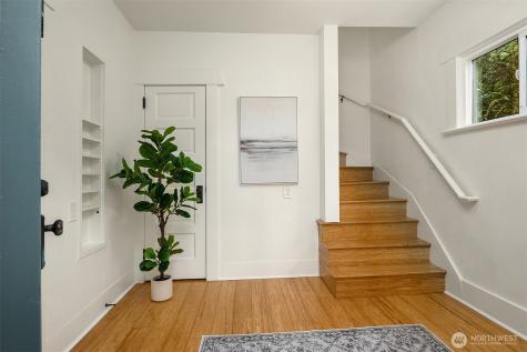 664 32nd Avenue E Seattle WA 98112
