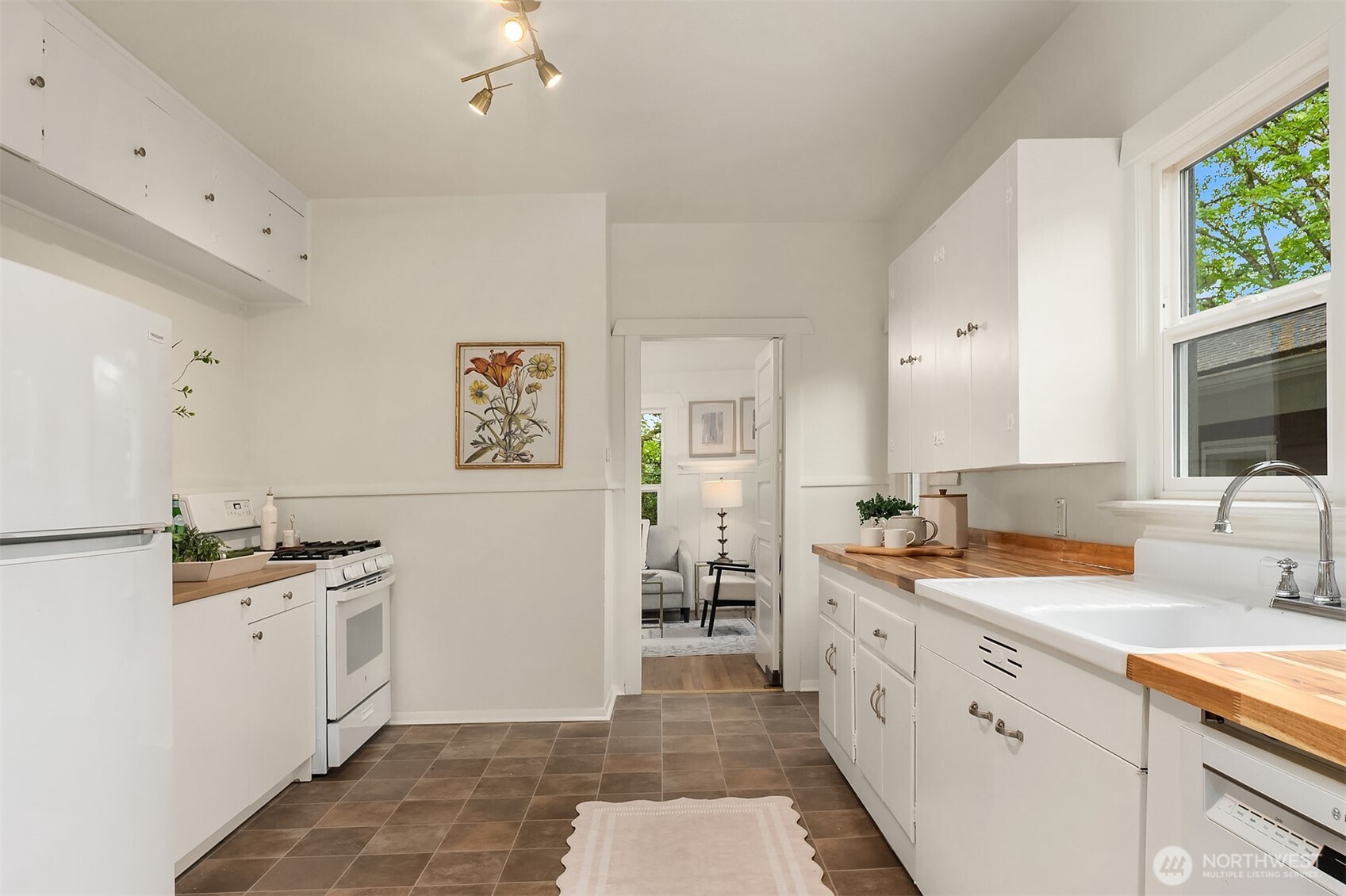 664 32nd Avenue E Seattle WA 98112