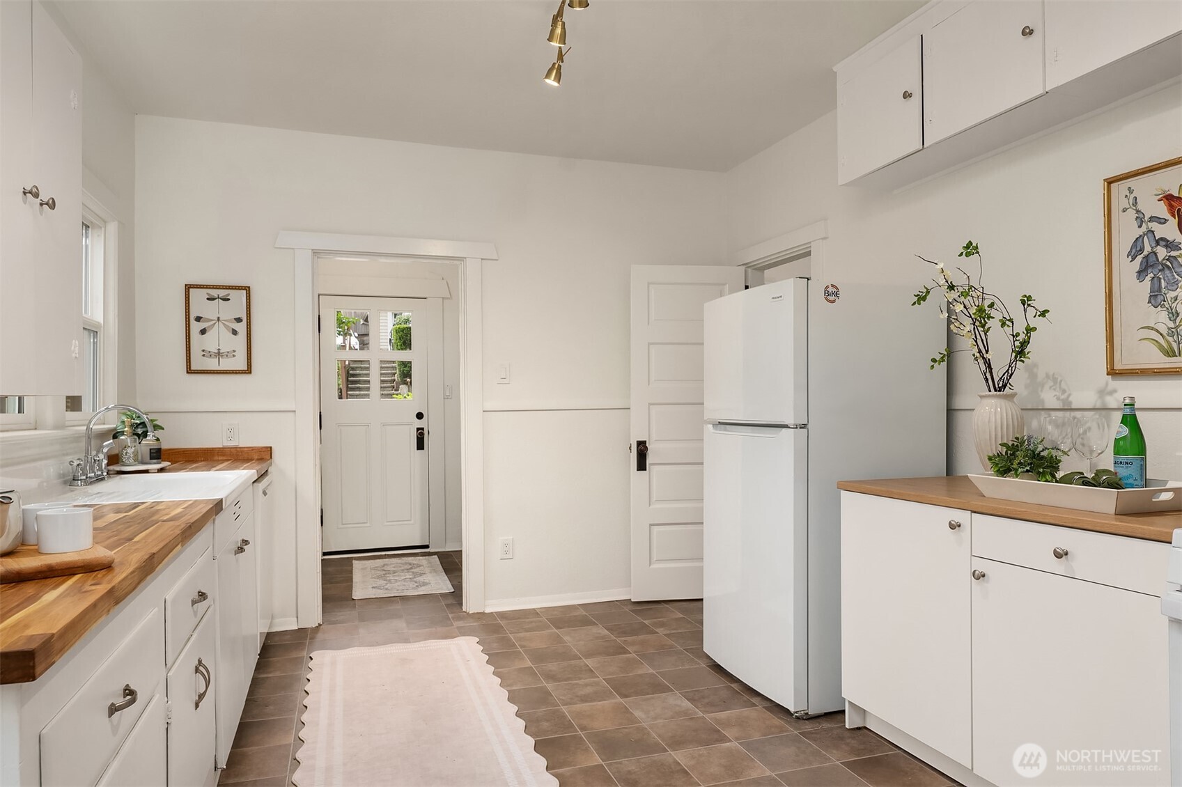 664 32nd Avenue E Seattle WA 98112