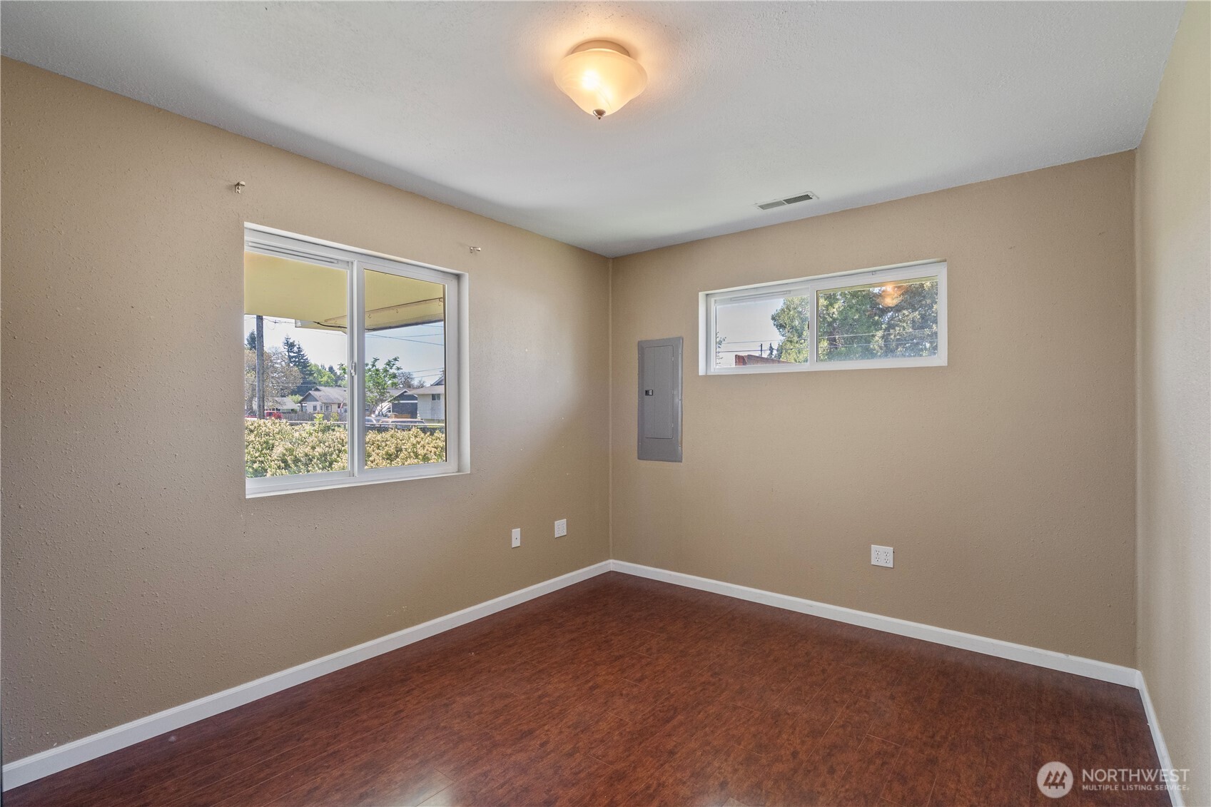 928 W Cherry Street Centralia WA 98531