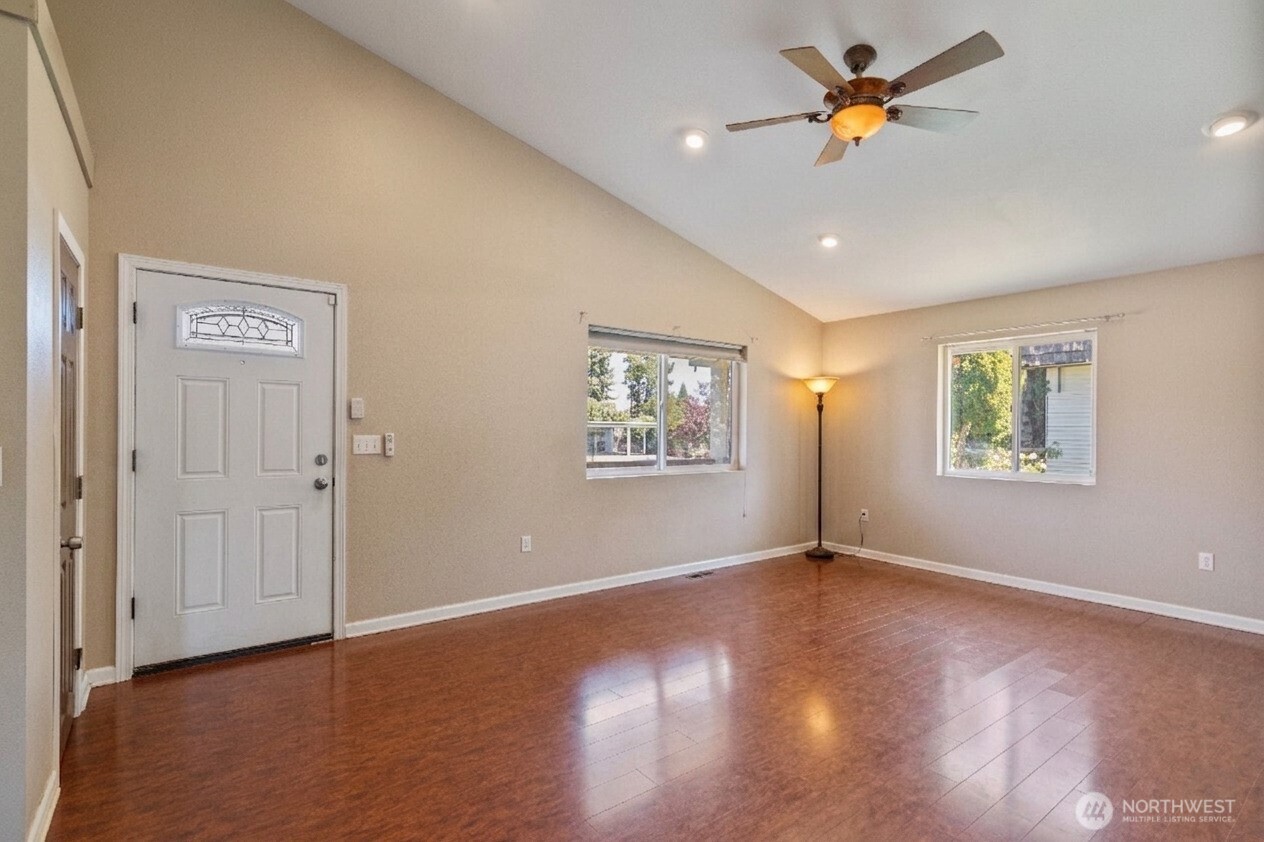 928 W Cherry Street Centralia WA 98531