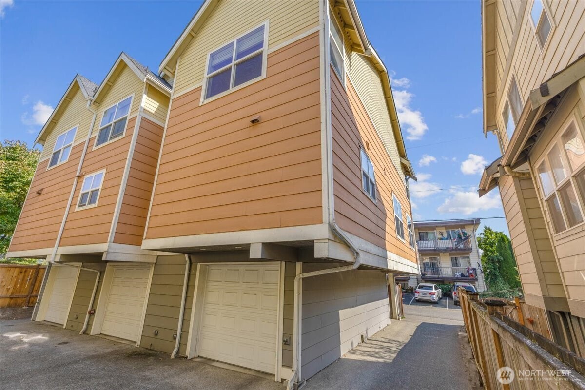 1719 SW Henderson Street Seattle WA 98106