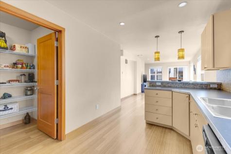 1719 SW Henderson Street Seattle WA 98106