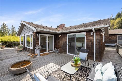 209 Bella Bella Drive Fox Island WA 98333