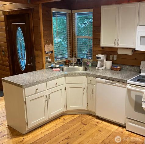 16726 Mountain Side Drive E Greenwater WA 98022