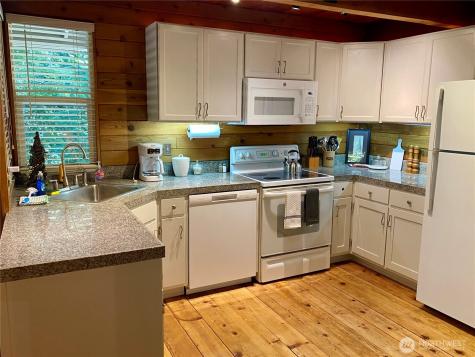16726 Mountain Side Drive E Greenwater WA 98022