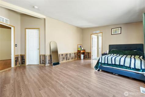 1673 Highway 7 Oroville WA 98844
