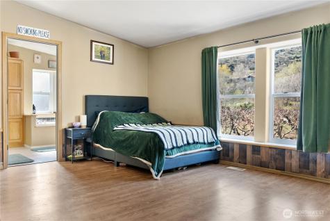 1673 Highway 7 Oroville WA 98844