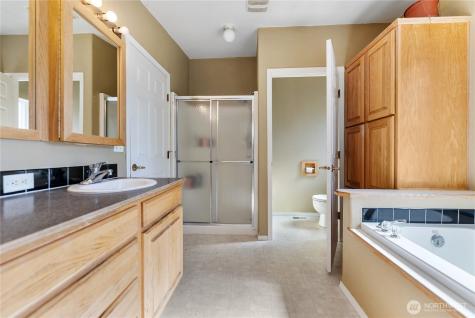 1673 Highway 7 Oroville WA 98844