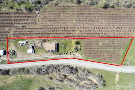 1673 Highway 7 Oroville WA 98844