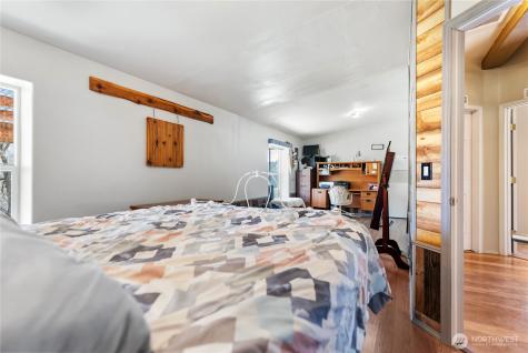 1673 Highway 7 Oroville WA 98844