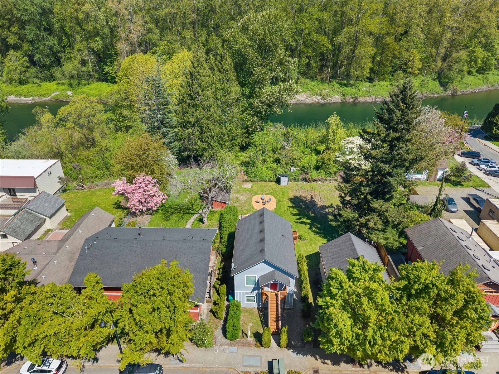8084 Falls Avenue SE Snoqualmie WA 98065