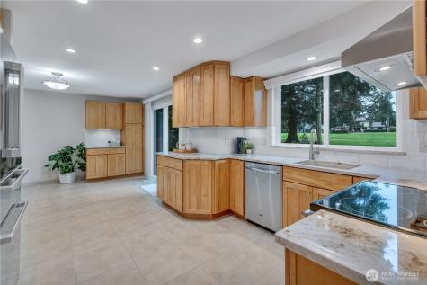 31643 37th Avenue SW Federal Way WA 98023